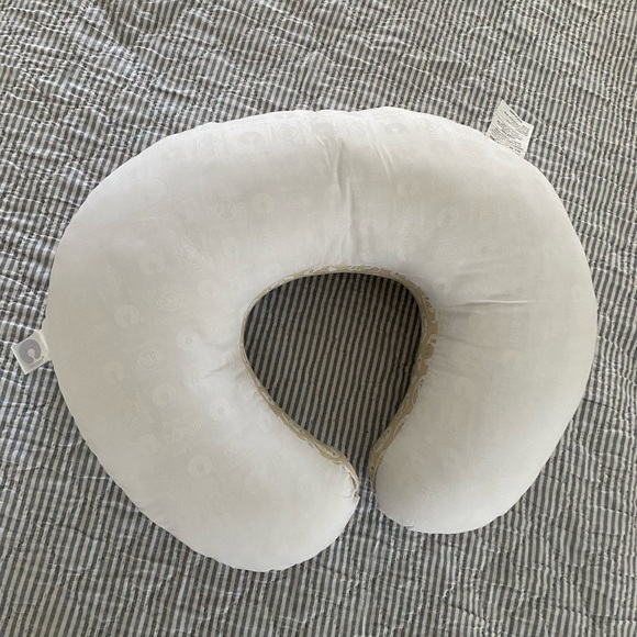 Boppy nursing pillow - Picture 2 of 6